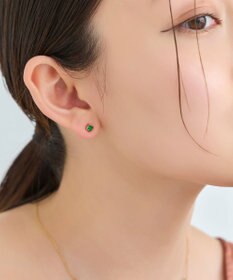Phoebe シャインフレームスクエアピアス　グリーン（片耳）