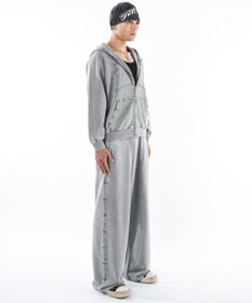 WEGO 【ユニセックス着用ITEM】ブリーチスタッズロゴスウェットパンツ