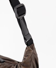 LA BAGAGERIE メタリックドロストポケット　ショルダーバッグ