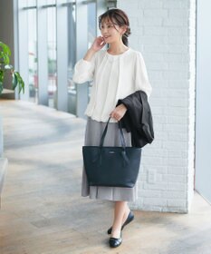 Tiaclasse 【洗える】ネックレス見えパーツ付きタックブラウス