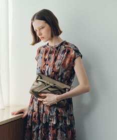 YECCA VECCA ベルトデザインチェーンバッグ