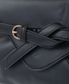 YECCA VECCA ベルトデザインチェーンバッグ