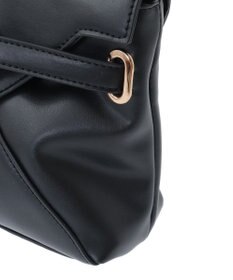 YECCA VECCA ベルトデザインチェーンバッグ