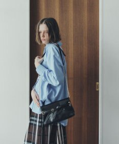 YECCA VECCA ベルトデザインチェーンバッグ