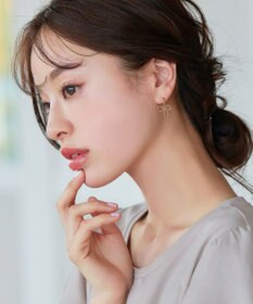 Tiaclasse 【安田美沙子さん着用/金属アレルギー対応/選べる2TYPE】チェーンリボン イヤリング・ピアス