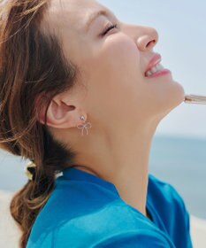 Tiaclasse 【安田美沙子さん着用/金属アレルギー対応/選べる2TYPE】チェーンリボン イヤリング・ピアス