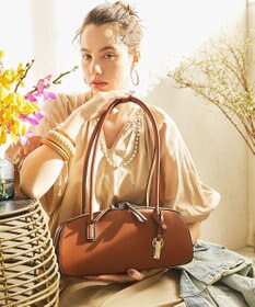style code 【Ungrid/アングリッド】シンプルスムース　プレートチャーム付ワイドボストンバッグ