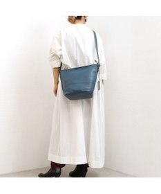 UNBILLION アトランタ ATLANTA / やぎ革軽量バケツ型ショルダー