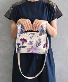 muuc 〈2WAY〉色糸花刺繍模様 ビニール生地 牛革ショルダー紐付き スクエアバッグ