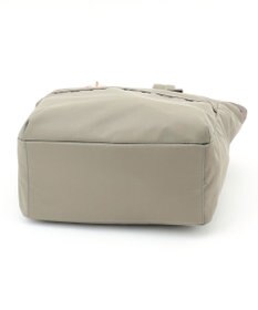 LA BAGAGERIE チャーム付き　ナイロンスクエアリュック