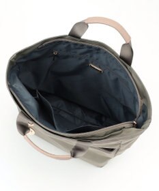 LA BAGAGERIE チャーム付き　ナイロンスクエアリュック