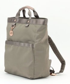 LA BAGAGERIE チャーム付き　ナイロンスクエアリュック