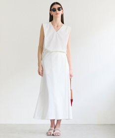 BEIGE， YANN / Vネックタックブラウス