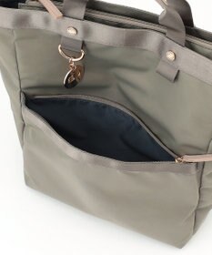 LA BAGAGERIE チャーム付き　ナイロンスクエアリュック