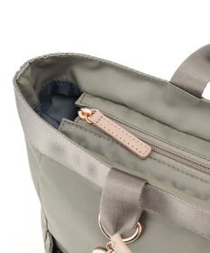 LA BAGAGERIE チャーム付き　ナイロンスクエアリュック