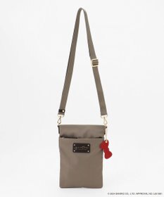 LA BAGAGERIE 【LA BAGAGERIE×HELLO KITTY】リボンチャーム付き　スクエアポシェット
