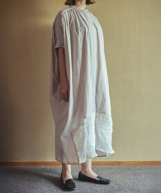 muuc キャッチ裾切り替えフレンチスリーブワンピース〈前開きで羽織にも〉〈日本製〉〈上品な透け感〉〈体型カバー・フリーサイズ〉〈モードな異素材・コットンローン使用〉