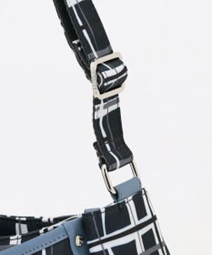 Y'SACCS ドローイングチェックショルダーバッグ