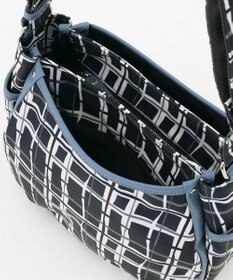 Y'SACCS ドローイングチェックショルダーバッグ