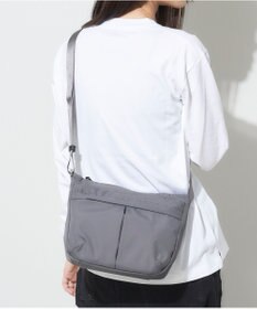 Y'SACCS ナイロンタフタショルダーバッグ　ミディアム