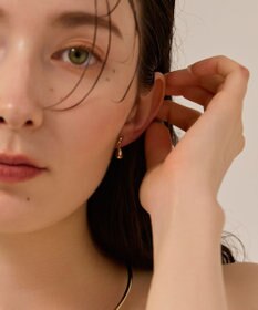 Phoebe 〈金属アレルギー対応/痛くないシリーズ〉スイングドロップライトフィットイヤリング　ゴールド/ニッケルフリー