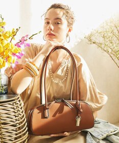 style code 【Ungrid/アングリッド】シンプルスムース　プレートチャーム付ワイドボストンバッグ