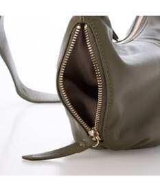 UNBILLION アトランタ ATLANTA / やぎ革軽量ハーフムーンショルダー