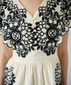 GRACE CONTINENTAL バイカラー刺繍コットンワンピース