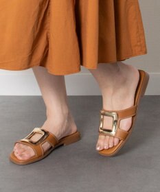 INTER-CHAUSSURES 【Oh my Sandals】メタルバックルフラットサンダル