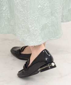 Bridget Birkin 【Bridget Birkin】パールヒールビジューバックルローファー