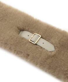 MOONBAT 【大人百花1月号掲載】FURLA フェイクファーマフラー ベルト差し込み ファーティペット ロゴプレート付