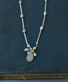 monshiro ガラスパールラインショート ネックレス