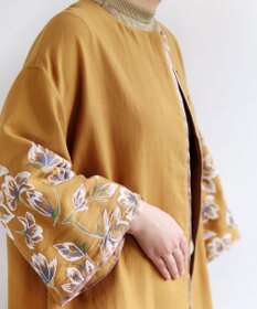 muuc 〈遠州織物の工場で織られた上質なコットン生地〉モクレン刺繍 ノーカラー ワイドシルエット コート（セットアップ可能）