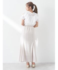 earth music&ecology 揺れる小花柄裾フレアスカート