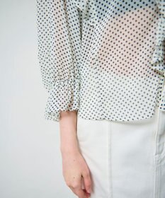 GRACE CONTINENTAL ドットラッフルブラウス