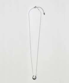 Phoebe 〈金属アレルギー対応〉メタリックパールホースシューネックレス　シルバー　ステンレス/馬蹄/蹄鉄/ラッキーモチーフ/ギフト/プレゼント/大ぶり