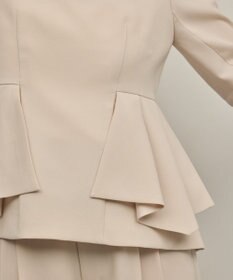 GRACE CONTINENTAL トリアセペプラムトップ
