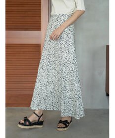 earth music&ecology 揺れる小花柄裾フレアスカート