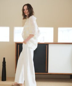 YECCA VECCA フリルVネック刺繍シアーシャツ