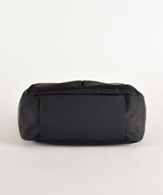 Y'SACCS ナイロンタフタショルダーバッグ　ミディアム