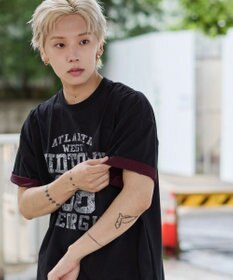 WEGO 【ユニセックス着用ITEM】バイカラーロゴT（SS）