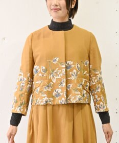 muuc 〈遠州織物の工場で織られた上質なコットン生地〉モクレン刺繍 ノーカラー ショート丈ジャケット（セットアップ可能）