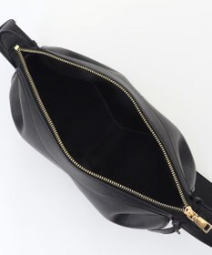 組曲 ハーフムーンショルダー バッグ