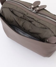 Y'SACCS シルキーリュクスショルダーバッグ