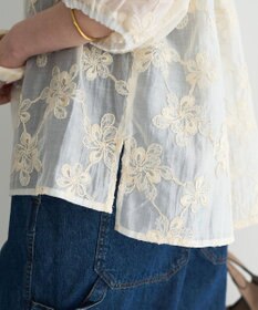 YECCA VECCA フリルVネック刺繍シアーシャツ