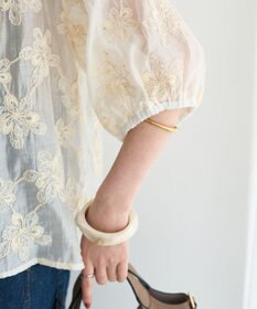 YECCA VECCA フリルVネック刺繍シアーシャツ