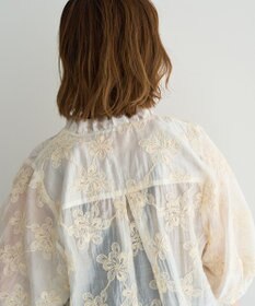 YECCA VECCA フリルVネック刺繍シアーシャツ
