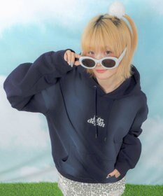 WEGO 【ユニセックス着用ITEM】ハートモチーフプルパーカー