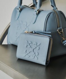 russet エンボスモノグラムハーフウォレット(SO-437)