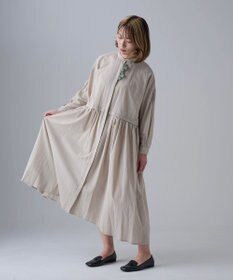 muuc 花刺繍モチーフのコットンローンワンピース